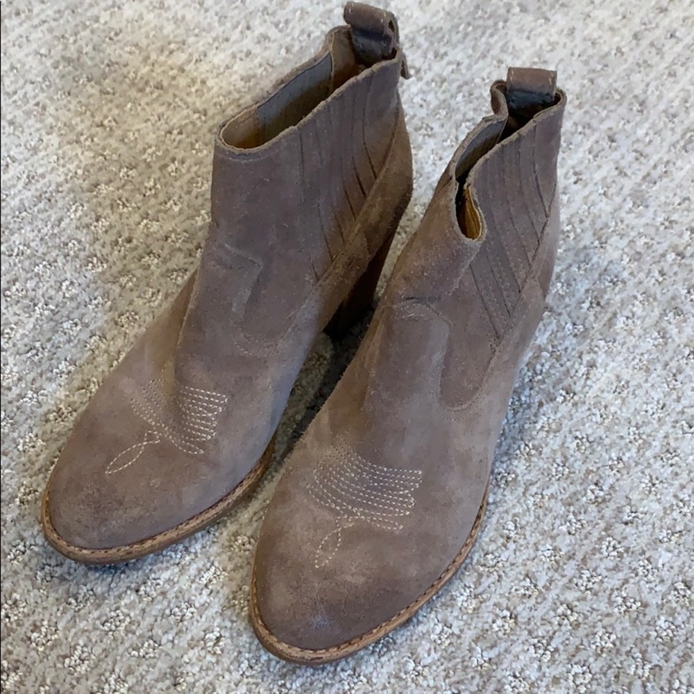 Dolce Vita Booties